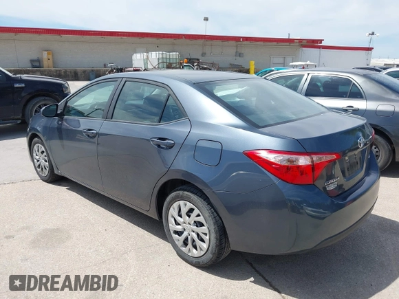 2018 Toyota Corolla L z VIN 5YFBURHE4JP820560, wystawiony jako IAAI lot #42317624 z przebiegiem 84 946 mil mil oraz . Historia ofert i sprzedaży dostępna na DreamBid. Obrazek 3.