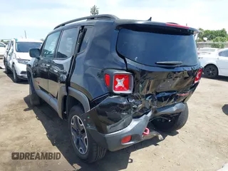 2017 Jeep Renegade Trailhawk z VIN ZACCJBCB4HPE54731, wystawiony jako IAAI lot #42282950 z przebiegiem 101 418 mil mil oraz . Historia ofert i sprzedaży dostępna na DreamBid. Obrazek 3.