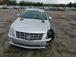 2008 Cadillac STS RWD z VIN 1G6DZ67A780174008, wystawiony jako Copart lot #79279254 z przebiegiem 133 326 mil mil oraz Szkoda całkowita • Salvage title. Historia ofert i sprzedaży dostępna na DreamBid. Obrazek 10.