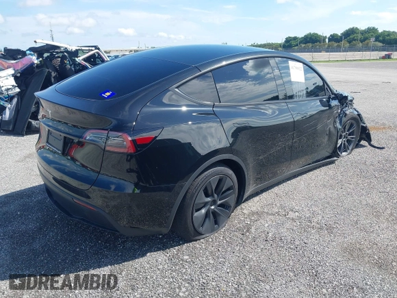 2024 Tesla Model Y z VIN 7SAYGDED6RF191135, wystawiony jako IAAI lot #41790922 z przebiegiem 17 154 mil mil oraz . Historia ofert i sprzedaży dostępna na DreamBid. Obrazek 4.