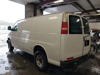 2005 GMC Savana Cargo Van with VIN 1GTGG25V451900301, listed as a IAAI auction lot 41637546 with 237,623 mi miles. Bid and sale history available at carsss.com. Image 3.