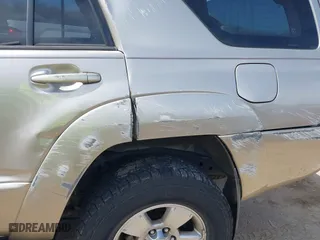 2004 Toyota 4Runner SR5 with VIN JTEZU14R240031231, listed as a IAAI auction lot 41757972 with 202,633 mi miles. Bid and sale history available at carsss.com. Image 12.