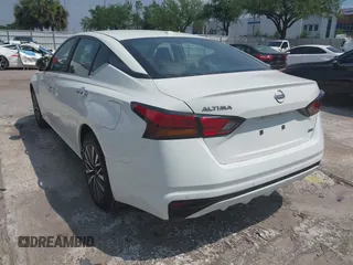 2025 Nissan Altima SV with VIN 1N4BL4DWXSN353315, listed as a IAAI auction lot 41975505 with 6,428 mi miles and . Bid and sale history available at DreamBid. Image 3.