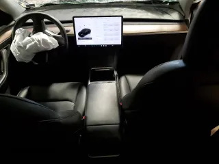 2024 Tesla Model Y с VIN 7SAYGDED0RF084081, выставлен на аукционе Copart как лот 55992195 с пробегом 43 871 миль миль и Списание • Salvage title. История ставок и продаж доступна на DreamBid. Изображение 8.
