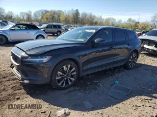 2021 Volvo V60 z VIN YV4102WK7M1074487, wystawiony jako Copart lot #51158164 z przebiegiem 45 862 mil mil oraz . Historia ofert i sprzedaży dostępna na DreamBid. Obrazek 1.