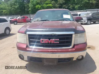 2008 GMC Sierra 1500 SLE1 z VIN 2GTEC130781219570, wystawiony jako IAAI lot #42040864 z przebiegiem 277 819 mil mil oraz . Historia ofert i sprzedaży dostępna na DreamBid. Obrazek 12.