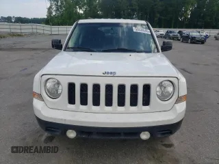 2016 Jeep Patriot Latitude with VIN 1C4NJPFA3GD612918, listed as a Copart auction lot 55830645 with 165,024 mi miles and Clean title. Bid and sale history available at DreamBid. Image 5.