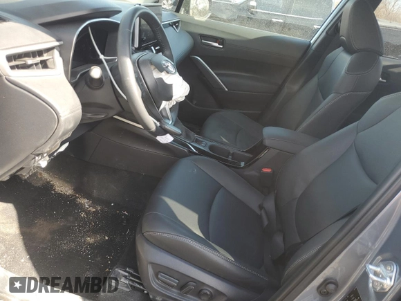 2024 Toyota Corolla Cross XLE z VIN 7MUDAABG2RV106366, wystawiony jako Copart lot #48178905 z przebiegiem 5 037 mil mil oraz Szkoda całkowita • Salvage title. Historia ofert i sprzedaży dostępna na DreamBid. Obrazek 7.