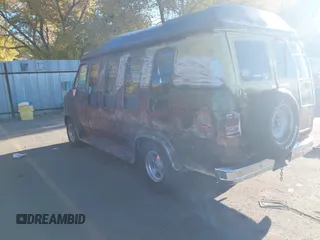 1984 Chevrolet Chevy Van z VIN 1GBEG25H7E7200890, wystawiony jako IAAI lot #40813919 z przebiegiem 17 719 mil mil oraz . Historia ofert i sprzedaży dostępna na DreamBid. Obrazek 3.