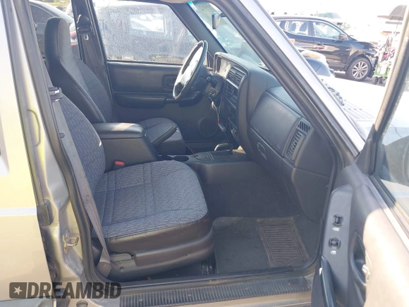 2000 Jeep Cherokee with VIN 1J4FF48S3YL170931, listed as a IAAI auction lot 42468922 with 160,104 mi miles and . Bid and sale history available at DreamBid. Image 5.