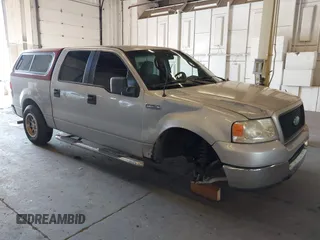 2005 Ford F-150 XLT z VIN 1FTPW12565KD01024, wystawiony jako IAAI lot #42370756 z przebiegiem 220 933 mil mil oraz . Historia ofert i sprzedaży dostępna na DreamBid. Obrazek 1.