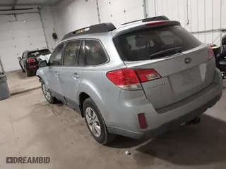 2014 Subaru Outback 2.5i with VIN 4S4BRBAC8E3213072, listed as a IAAI auction lot 41840384 with 186,370 mi miles. Bid and sale history available at carsss.com. Image 3.