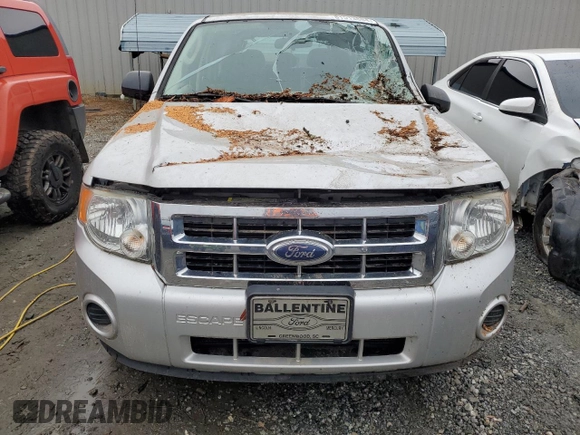 2009 Ford Escape XLS with VIN 1FMCU02779KB55136, listed as a Copart auction lot 81513864 with 108,906 mi miles and Salvage title. Bid and sale history available at DreamBid. Image 5.