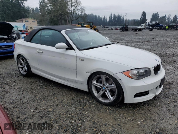 2008 BMW 1 Series 135i z VIN WBAUN935X8VK39744, wystawiony jako Copart lot #87072544 z przebiegiem 40 581 mil mil oraz Szkoda całkowita • Salvage title. Historia ofert i sprzedaży dostępna na DreamBid. Obrazek 4.