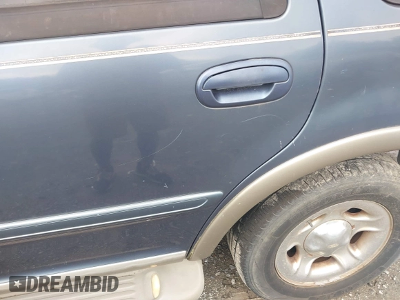2002 Ford Expedition Eddie Bauer with VIN 1FMRU17W22LA42727, listed as a IAAI auction lot 42716459 with 252,395 mi miles and . Bid and sale history available at DreamBid. Image 6.