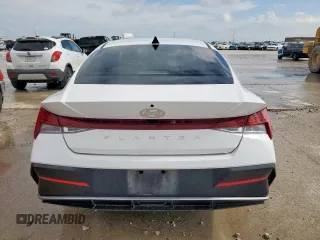 2024 Hyundai Elantra SEL z VIN KMHLS4DG3RU742125, wystawiony jako Copart lot #53405435 z przebiegiem 29 028 mil mil oraz Szkoda całkowita • Salvage title. Historia ofert i sprzedaży dostępna na DreamBid. Obrazek 6.