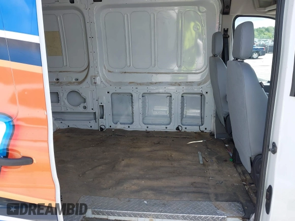 2017 Ford Transit с VIN 1FTYR2CM8HKA65438, выставлен на аукционе IAAI как лот 42249622 с пробегом 77 527 миль миль и . История ставок и продаж доступна на DreamBid. Изображение 8.