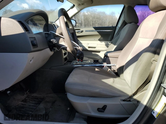 2009 Chrysler 300 LX with VIN 2C3KA43D79H554807, listed as a Copart auction lot 46872625 with 139,843 mi miles and Salvage Title. Bid and sale history available at carsss.com. Image 7.