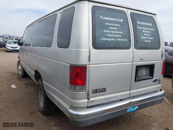 2003 Ford Econoline Wagon XL with VIN 1FBSS31L93HA49530, listed as a IAAI auction lot 41724343 with 175,175 mi miles. Bid and sale history available at carsss.com. Image 3.