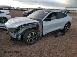 2022 Ford Mustang Mach-E Premium z VIN 3FMTK3RM8NMA02478, wystawiony jako Copart lot #55146655 z przebiegiem 54 973 mil mil oraz Szkoda całkowita • Salvage title. Historia ofert i sprzedaży dostępna na DreamBid. Obrazek 1.