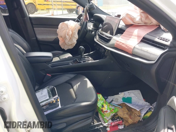 2023 Jeep Compass Latitude с VIN 3C4NJDBN2PT566984, выставлен на аукционе IAAI как лот 42492185 с пробегом 50 245 миль миль и . История ставок и продаж доступна на DreamBid. Изображение 5.