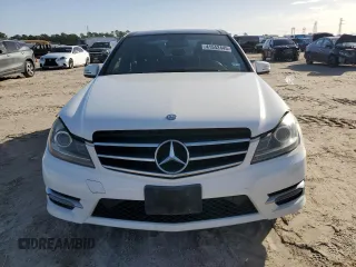 2014 Mercedes-Benz C 350 Sport with VIN WDDGF5HB4EA932208, listed as a Copart auction lot 41542445 with 243,780 mi miles and Clean Title. Bid and sale history available at DreamBid. Image 5.