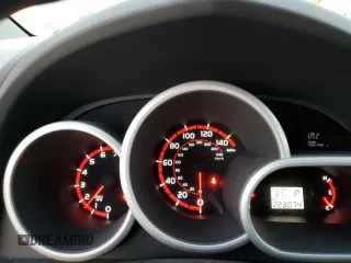 2009 Pontiac Vibe w/1SB with VIN 5Y2SP67009Z400839, listed as a Copart auction lot 81906864 with 223,074 mi miles and Salvage Title. Bid and sale history available at carsss.com. Image 9.