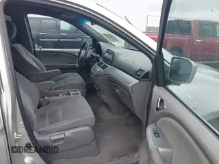 2008 Honda Odyssey EX with VIN 5FNRL38418B101360, listed as a IAAI auction lot 41862629 with 235,653 mi miles. Bid and sale history available at carsss.com. Image 5.
