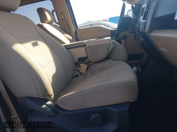 2017 Ford F-150 XL with VIN 1FTEW1CP7HFB19160, listed as a IAAI auction lot 41744027 with 111,794 mi miles. Bid and sale history available at carsss.com. Image 5.