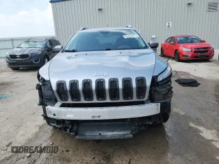 2017 Jeep Cherokee Latitude с VIN 1C4PJMCB5HW501880, выставлен на аукционе Copart как лот 62680875 с пробегом 185 491 миль миль и На запчасти • Non repairable. История ставок и продаж доступна на DreamBid. Изображение 5.