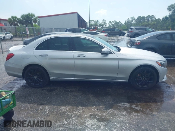 2018 Mercedes-Benz C 300 с VIN WDDWF4KBXJR318385, выставлен на аукционе IAAI как лот 42342160 с пробегом 46 800 миль миль и . История ставок и продаж доступна на DreamBid. Изображение 13.