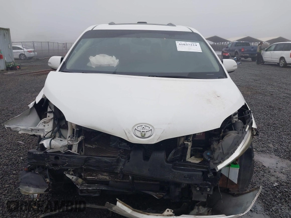 2016 Toyota Sienna XLE z VIN 5TDYK3DC6GS706142, wystawiony jako IAAI lot #41037224 z przebiegiem 162 364 mil mil oraz . Historia ofert i sprzedaży dostępna na DreamBid. Obrazek 12.