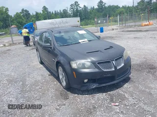 2008 Pontiac G8 z VIN 6G2ER57748L129338, wystawiony jako IAAI lot #42432164 z przebiegiem 170 930 mil mil oraz . Historia ofert i sprzedaży dostępna na DreamBid. Obrazek 1.
