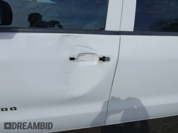 2018 Chevrolet Silverado 1500 Work Truck with VIN 3GCUKNEC0JG641772, listed as a IAAI auction lot 41847287 with 268,937 mi miles. Bid and sale history available at carsss.com. Image 6.