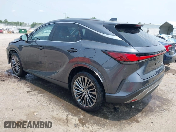 2024 Lexus RX 450h+ Luxury z VIN JTJCJMGA3R2017955, wystawiony jako IAAI lot #42395578 z przebiegiem 6 297 mil mil oraz . Historia ofert i sprzedaży dostępna na DreamBid. Obrazek 3.