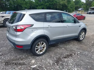2017 Ford Escape SE z VIN 1FMCU9GD3HUA74463, wystawiony jako IAAI lot #42496171 z przebiegiem 160 534 mil mil oraz . Historia ofert i sprzedaży dostępna na DreamBid. Obrazek 4.