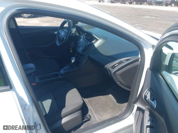 2015 Ford Focus SE with VIN 1FADP3K21FL246601, listed as a IAAI auction lot 41985398 with 139,782 mi miles. Bid and sale history available at carsss.com. Image 5.