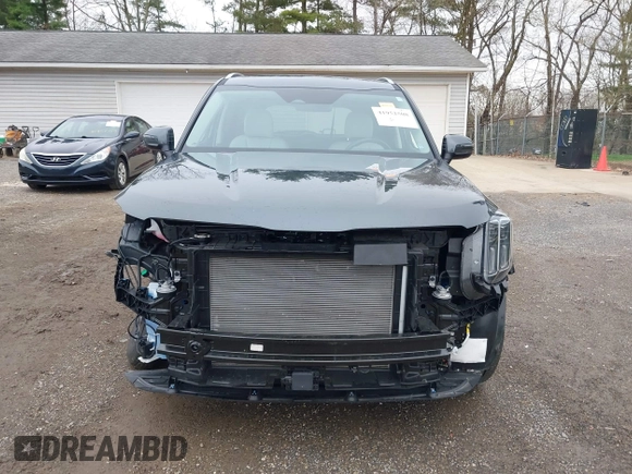 2024 Kia Telluride S with VIN 5XYP64GC8RG553376, listed as a IAAI auction lot 41952508 with 7,218 mi miles and . Bid and sale history available at carsss.com. Image 13.