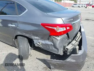 2017 Nissan Sentra S z VIN 3N1AB7AP7HY251816, wystawiony jako IAAI lot #41798600 z przebiegiem 82 455 mil mil oraz . Historia ofert i sprzedaży dostępna na DreamBid. Obrazek 12.