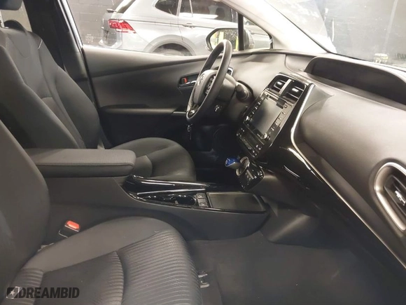 2022 Toyota Prius Prime LE with VIN JTDKAMFP4N3204257, listed as a IAAI auction lot 41823325 with 28,635 mi miles. Bid and sale history available at carsss.com. Image 5.