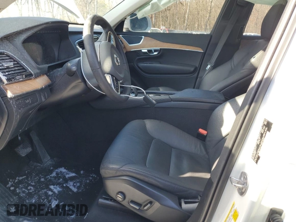 2024 Volvo XC90 Plus Bright Theme with VIN YV4L12PE2R1242512, listed as a Copart auction lot 89065235 with 18,029 mi miles and Clean Title. Bid and sale history available at DreamBid. Image 7.