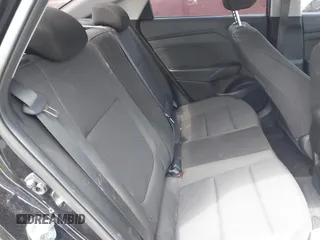 2018 Hyundai Accent SE z VIN 3KPC24A31JE010519, wystawiony jako IAAI lot #42241964 z przebiegiem 18 394 mil mil oraz . Historia ofert i sprzedaży dostępna na DreamBid. Obrazek 8.