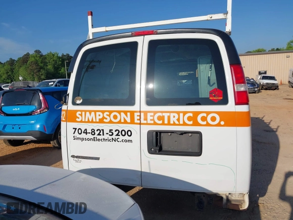 2018 Chevrolet Express Cargo with VIN 1GCWGAFG7J1906173, listed as a IAAI auction lot 42176671 with 189,951 mi miles and . Bid and sale history available at DreamBid. Image 16.