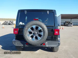 2021 Jeep Wrangler Unlimited Sahara Altitude z VIN 1C4HJXEN5MW659188, wystawiony jako IAAI lot #41414960 z przebiegiem 72 698 mil mil oraz . Historia ofert i sprzedaży dostępna na DreamBid. Obrazek 16.