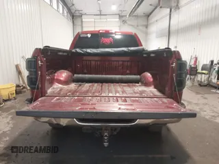 2010 Toyota Tundra z VIN 5TFUW5F1XAX144077, wystawiony jako IAAI lot #40135939 z przebiegiem 152 828 mil mil oraz . Historia ofert i sprzedaży dostępna na DreamBid. Obrazek 17.
