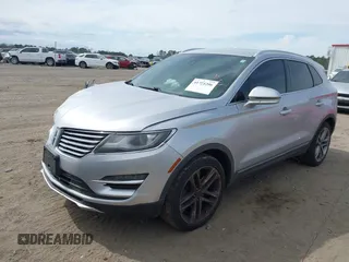 2017 Lincoln MKC Reserve with VIN 5LMCJ3D98HUL54981, listed as a IAAI auction lot 41721206 with 82,318 mi miles. Bid and sale history available at carsss.com. Image 17.