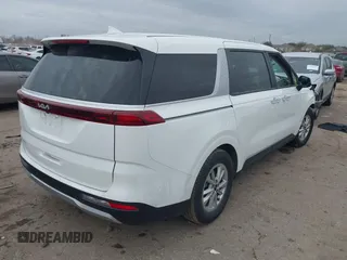 2024 Kia Carnival LX with VIN KNDNB4H34R6372182, listed as a IAAI auction lot 41421202 with 20,476 mi miles. Bid and sale history available at carsss.com. Image 4.