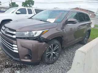 2018 Toyota Highlander LE с VIN 5TDBZRFH6JS812871, выставлен на аукционе IAAI как лот 42373213 с пробегом 33 024 миль миль и . История ставок и продаж доступна на DreamBid. Изображение 2.