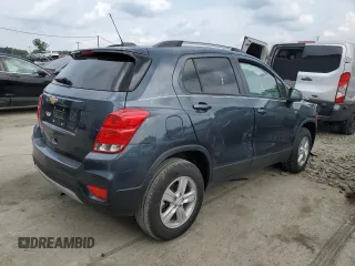 2022 Chevrolet Trax LT with VIN KL7CJPSM3NB540129, listed as a Copart auction lot 63597584 with 32,087 mi miles and Salvage title. Bid and sale history available at DreamBid. Image 3.