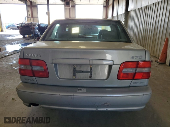 2000 Volvo S70 z VIN YV1LS56D5Y2653853, wystawiony jako Copart lot #75945864 z przebiegiem 226 988 mil mil oraz Szkoda całkowita • Salvage title. Historia ofert i sprzedaży dostępna na DreamBid. Obrazek 6.